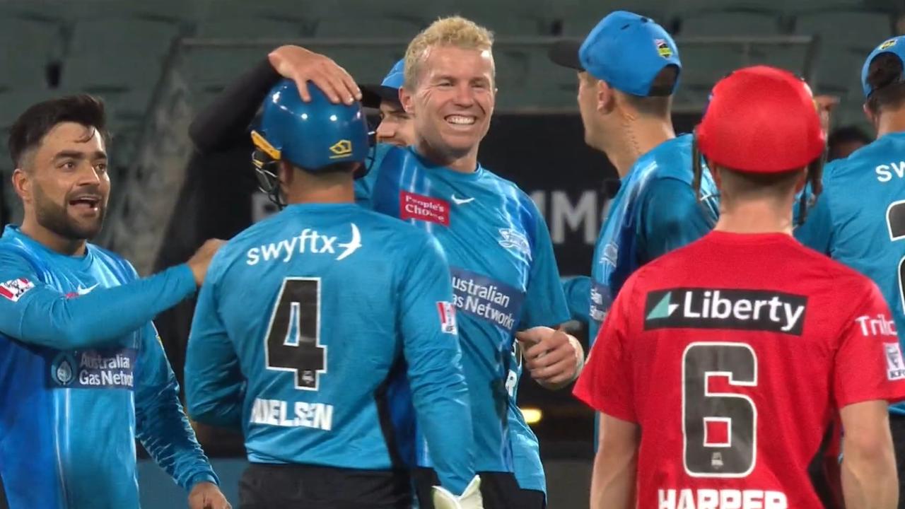 The Strikers celebrate the wicket. Photo: Fox Sports