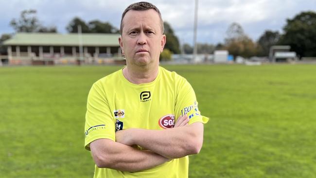 South Gippsland umpire Paul Carter has accused the AFL of double standards for failing to take tough action against a league employee who hurled abuse at him.