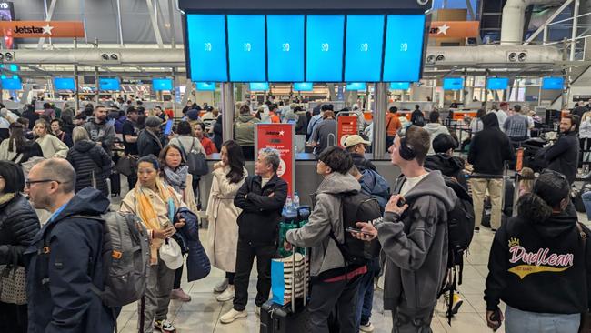 Weekend Telegraph. 19, July, 2024., Crowds at Sydney Domestic Airport, Terminal 2 caused by a global technology outage today., Picture: Justin Lloyd.