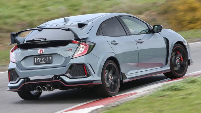 Type R: Under the body kit, picks up the latest Civic’s quality and comfort tiems.