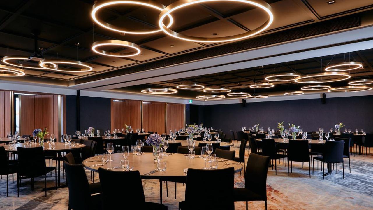 There’s extensive event and meeting facilities.