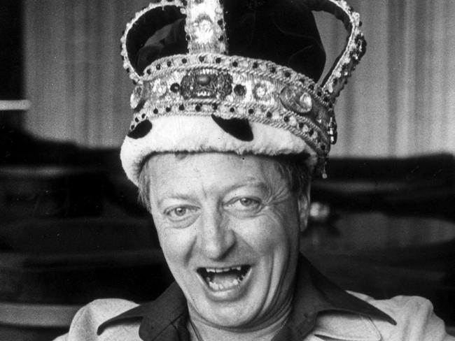 Graham Kennedy wearing his crown as King of Moomba. 1979