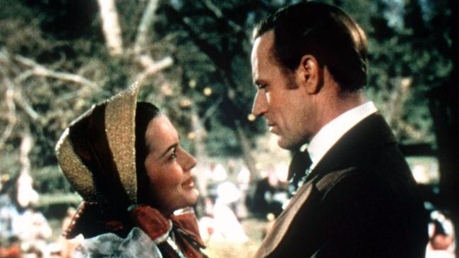 1943: Actor Leslie Howard (here with Olivia de Havilland in Gone With The Wind) is on a plane shot down over the Bay Of Biscay by German Junkers Ju 88 aircraft.