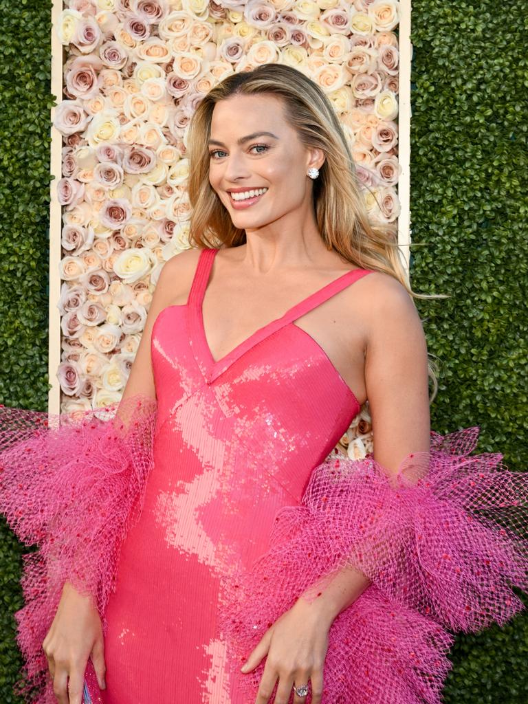 Golden Globes 2025 red carpet Margot Robbie, Hannah Waddingham