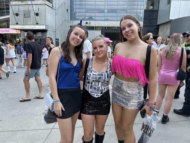 Jennifer Gray, Gabby Donnelly and Summer Durrant