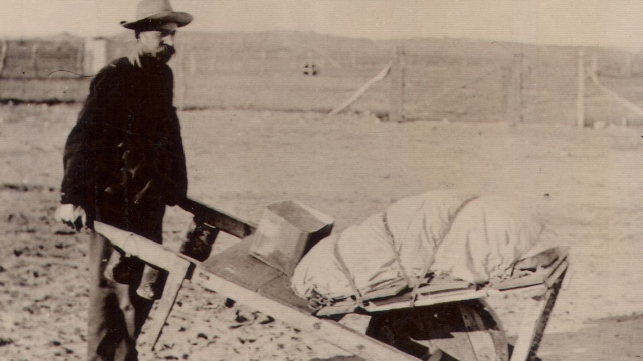 It was hard work pushing all your belongings and equipment on a heavy wheelbarrow, but unless you had money for transport, it was the only way to get to the goldfields.