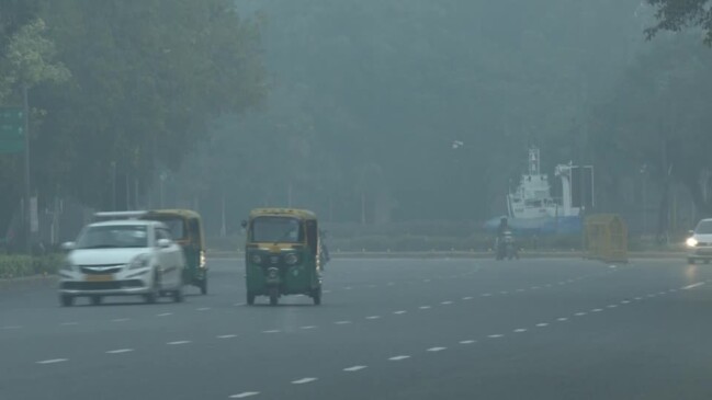 Thick smog blankets parts of Pakistan and India | news.com.au ...