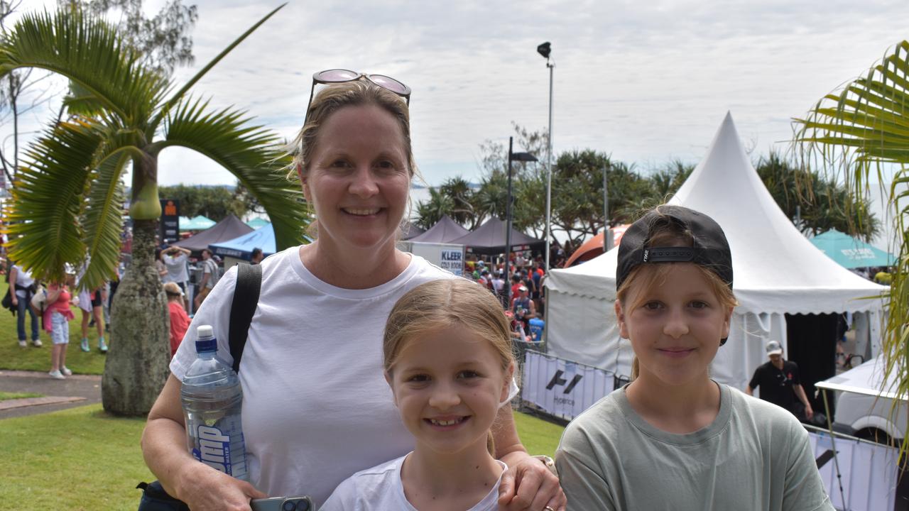 Seana Osborne, Isabel Osborne and Olivia Osborne at the Sunshine Coast Ironman 70.3 at Mooloolaba 2022.