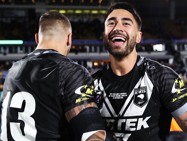 AUCKLAND, NEW ZEALAND - OCTOBER 13: Shaun Johnson of the Kiwis celebrates with James Fisher-Harris after winning the international Rugby League Test Match between the New Zealand Kiwis and the Australia Kangaroos at Mt Smart Stadium on October 13, 2018 in Auckland, New Zealand. (Photo by Hannah Peters/Getty Images)