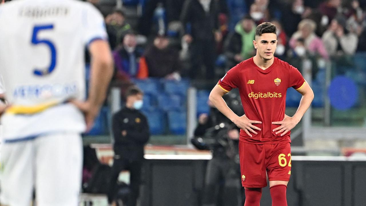 Roma İtalyan orta saha oyuncusu Cristian Vulpato, uluslararası ittifakları konusunda zorlu bir seçimle karşı karşıya.