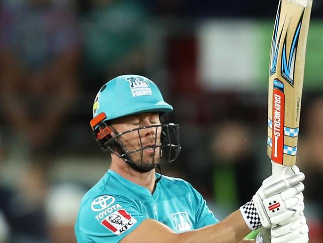 CANBERRA, AUSTRALIA - JANUARY 31: Chris Lynn of the Heat skies a ball and is caught abats during the Big Bash League match between the Sydney Thunder and the Brisbane Heat at Manuka Oval, on January 31, 2021, in Canberra, Australia. (Photo by Mark Kolbe/Getty Images)