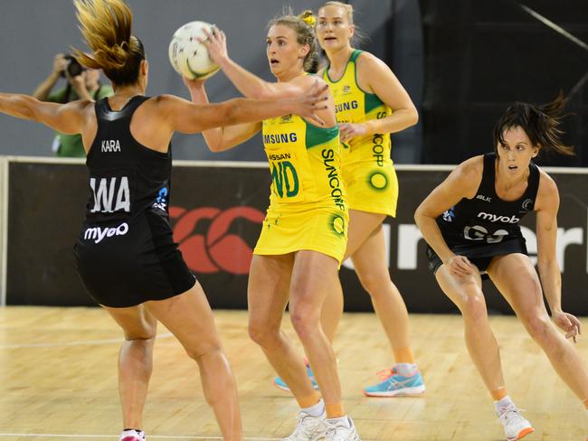 Grace Kara of New Zealand and Gabrielle Simpson of Australia during the Quad Series won by the Diamonds.