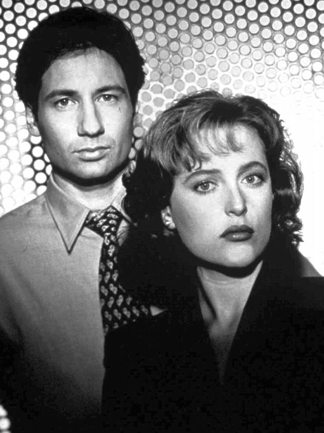 David Duchovny &amp; Gillian Anderson in The X-Files. Picture: AAP