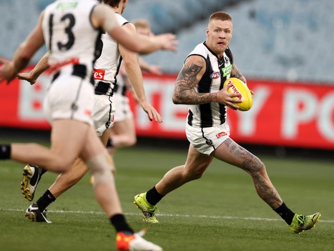 Jordan De Goey in action for the Magpies.