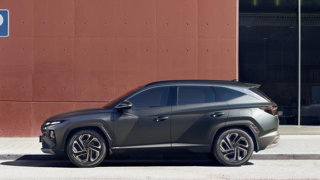 Hyundai is adding hybrid power to its RAV4-rivalling Tucson SUV.