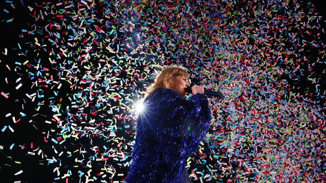 Fans went to extreme lengths to catch a glimpse of Swift. Picture: Graham Denholm/TAS24/Getty Images