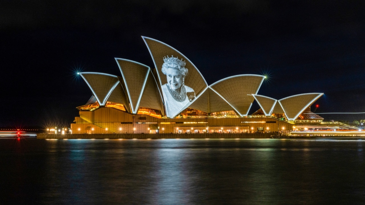 NSW Government cancels plans to light up the Sydney Opera House in