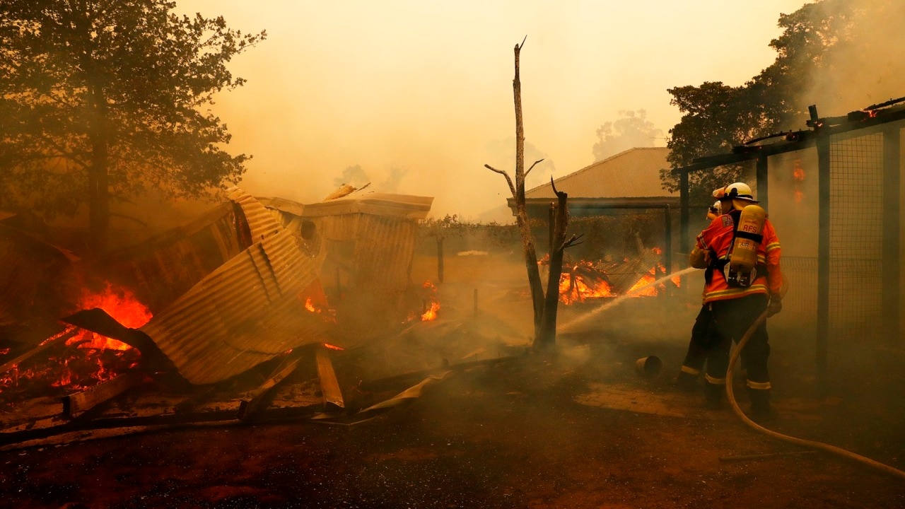 PM meets with victim's families as fire devastates the NSW town of Balmoral 