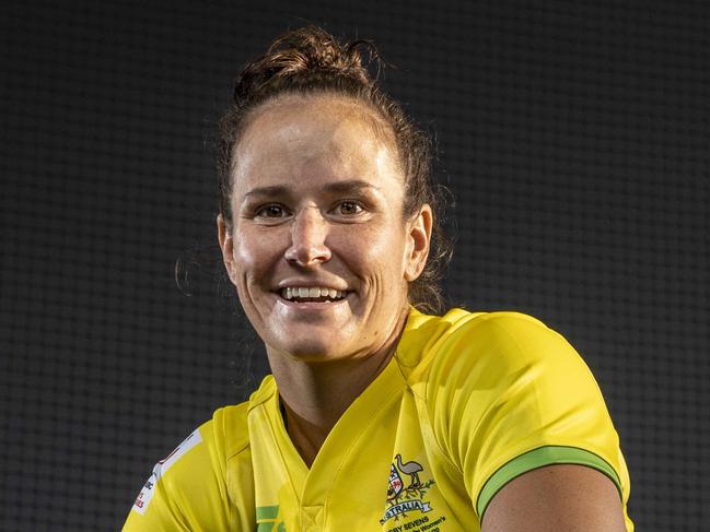 SOUTHERN COURIER. Rugby 7's star and 2018 Commonwealth Games medalist Shannon Parry will represent Australia at the 2020 Summer Olympics in Tokyo. Shannon photographed today 17th of January 2020 at Rubgy Australia HQ.  (AAP/Image Matthew Vasilescu)