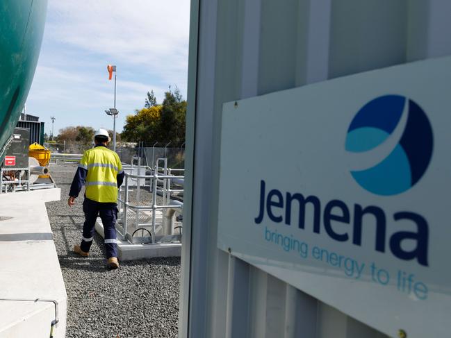 DAILY TELEGRAPH. Tour of JemenaÃs newly operational Malabar Biomethane Plant, which takes methane gas produced by waste water which is passed through a digester. Pic shows Jemena Gas Technician Trent Spurr checking on the bio dome gas buffer storage tank. 28/08/2023. Pic by Max Mason-Hubers