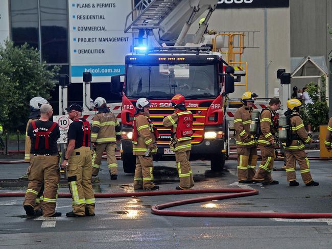 19 trucks, and dozens of FRV and CFA Fire crews, have calmed at a large fire at the Meat Flour Wine restaurant at the corner of Boundary Road and Citrus Street in Braeside with the fire is now under control. PICTURE SES CHELSEA UNIT