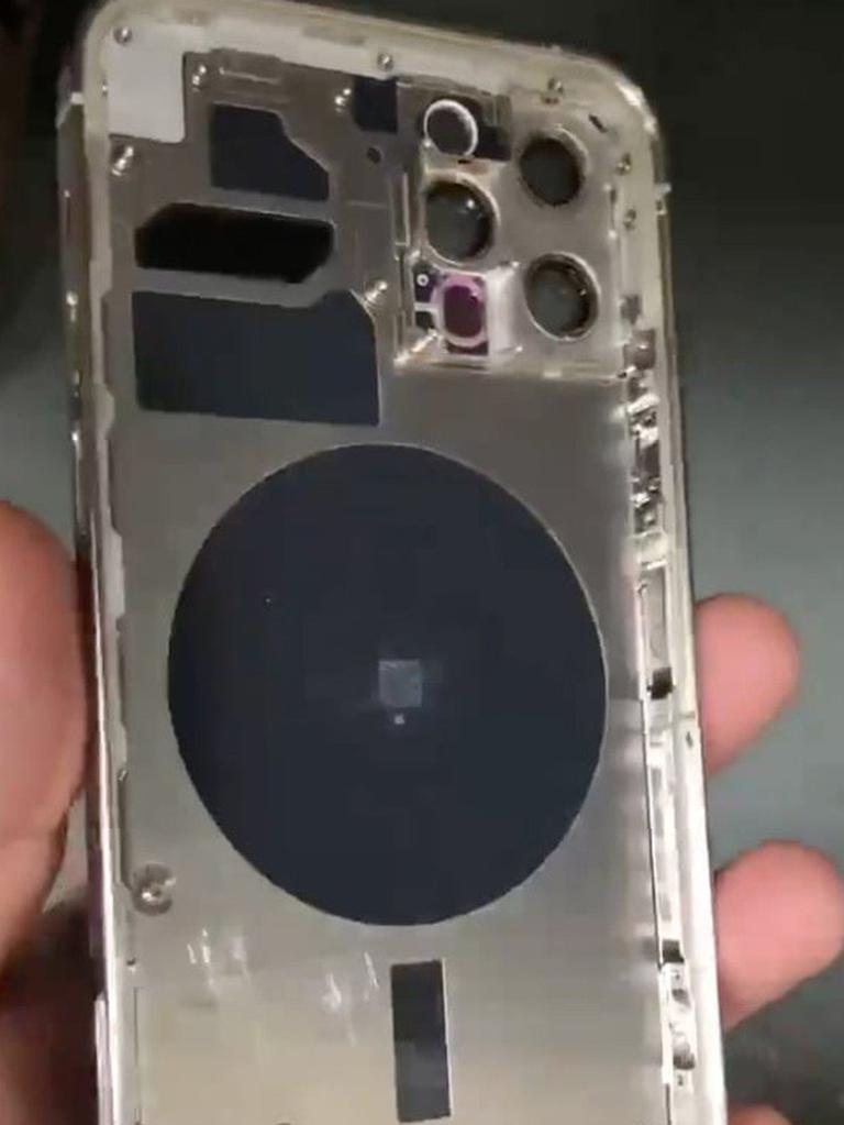 A leaked image purporting to show the chassis for a 6.1-inch iPhone.