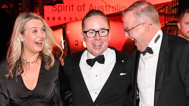 SYDNEY, AUSTRALIA - MARCH 31: (L-R) Jodie Haydon, Alan Joyce and Anthony Albanese at the Qantas 100th Gala Dinner at hangar 96 at Sydney's International Airport on March 31, 2023 in Sydney, Australia. (Photo by James D. Morgan/Getty Images)