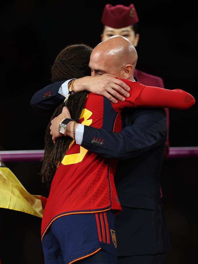 Rubiales hugs Salma Paralluelo. (Photo by Catherine Ivill/Getty Images)