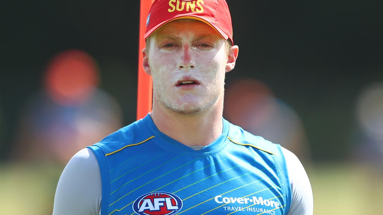 Matt Rowell keeps sun-smart during the pre-season.