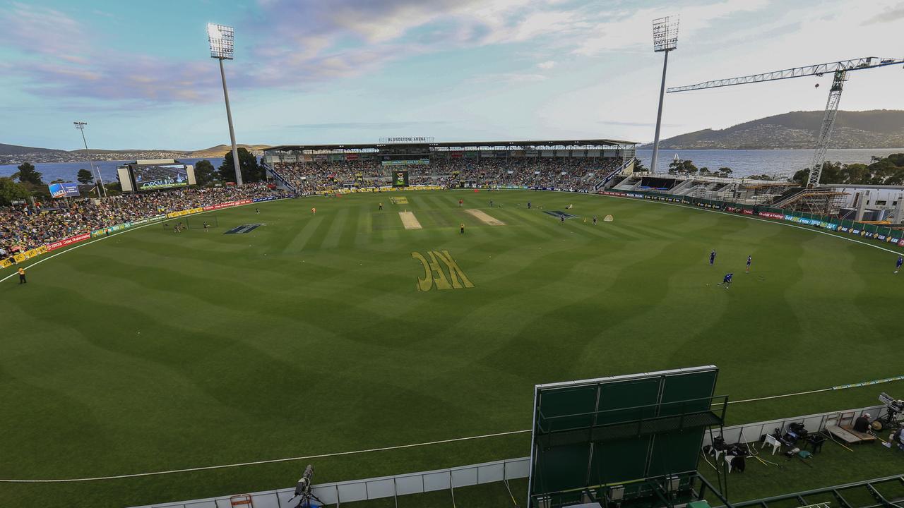 Blundstone Arena before the first match in the Twenty20 series between Australia and England in Hobart, Wednesday, Jan. 29, 2014. (AAP Image/Rob Blakers) NO ARCHIVING, EDITORIAL USE ONLY, IMAGES TO BE USED FOR NEWS REPORTING PURPOSES ONLY, NO COMMERCIAL USE WHATSOEVER, NO USE IN BOOKS WITHOUT PRIOR WRITTEN CONSENT FROM AAP