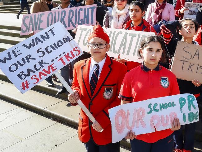 MELBOURNE, AUSTRALIA - NewsWire Photos 04 AUGUST 2022 :  Students and parents of the international school Colmont based in Kilmore, country Victtoria , protest outside Parliament House. Administrators were appointed last week to oversee the school after it became financially insolvent. Picture : NCA NewsWire / Ian Currie