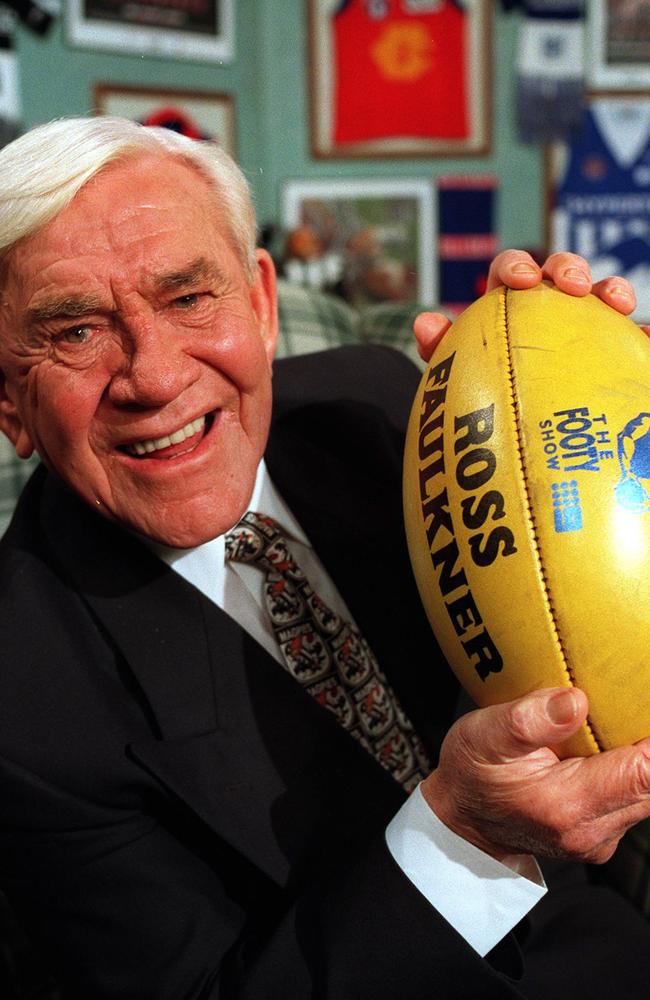 Lou Richards on the<i> Sunday Footy Show </i>in 1996.