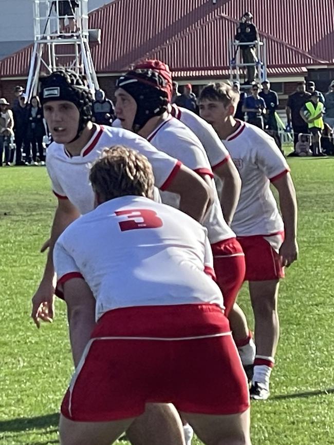 The Ipswich Grammar line out.