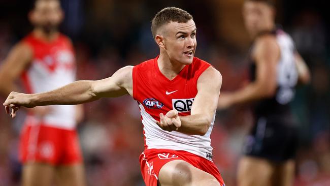 SYDNEY, AUSTRALIA - SEPTEMBER 20: Chad Warner of the Swans kicks a goal during the 2024 AFL First Preliminary Final match between the Sydney Swans and the Port Adelaide Power at The Sydney Cricket Ground on September 20, 2024 in Sydney, Australia. (Photo by Michael Willson/AFL Photos via Getty Images)