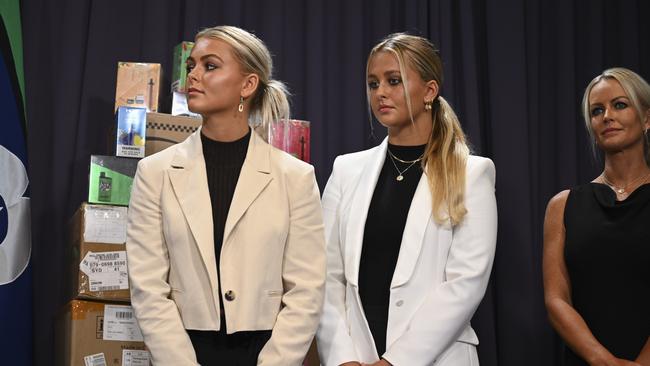 NSW south coast surfers Zahlia and Shyla Short will take part in the government’s influencer-led youth vaping campaign. Picture: NCA NewsWire / Martin Ollman