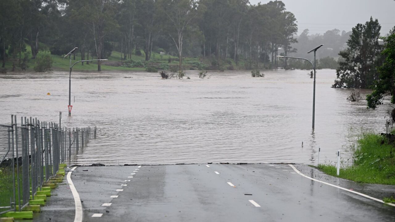 Qld Weather Fnq Floods Galvanise Residents To Help In Hour Of Need The Courier Mail 