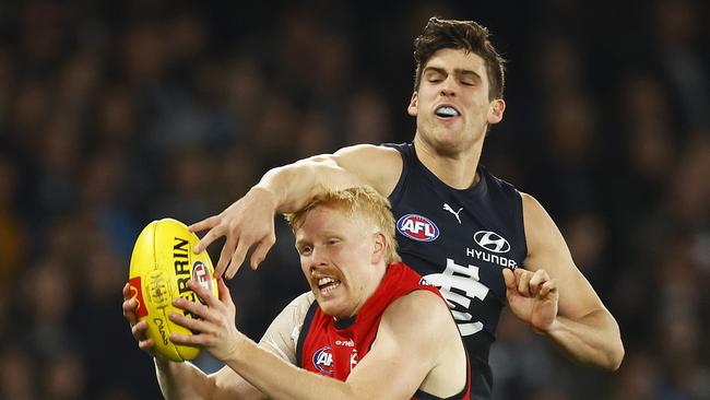 Elliott Himmelberg marks against Carlton this year. Picture: Daniel Pockett/Getty Images