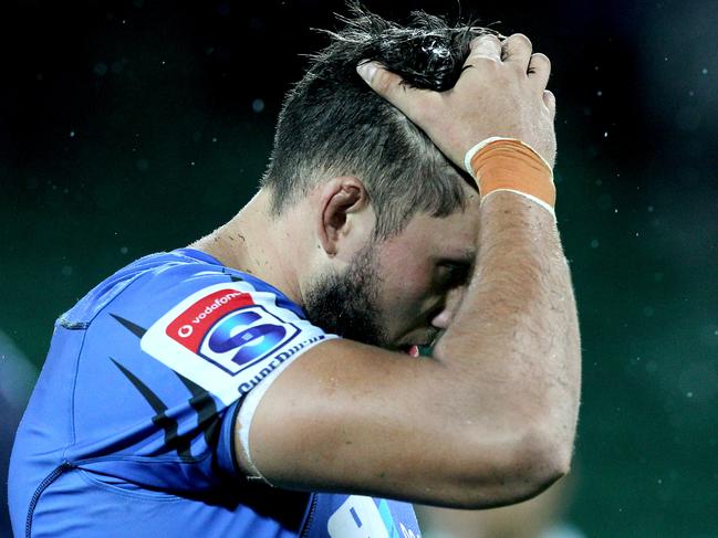 Adam Coleman of the Force leaves the field after losing  the Round 13 Super Rugby match between the Western Force and the Highlanders at NIB Stadium in Perth, Saturday, May 20, 2017. (AAP Image/Richard Wainwright) NO ARCHIVING, EDITORIAL USE ONLY