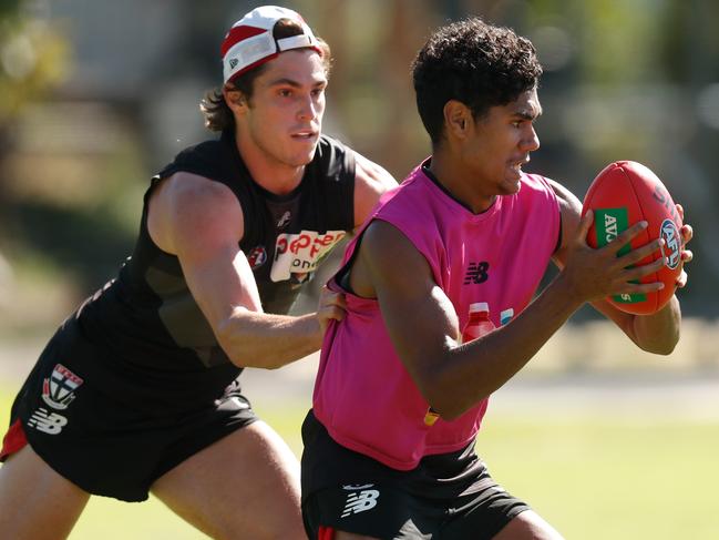 MELBOURNE, AUSTRALIA - JANUARY 19: Josiah Kyle (right) and Jack Steele of the Saints in action during the St Kilda Saints training session at RSEA Park on January 19, 2022 in Melbourne, Australia. (Photo by Michael Willson/AFL Photos via Getty Images)