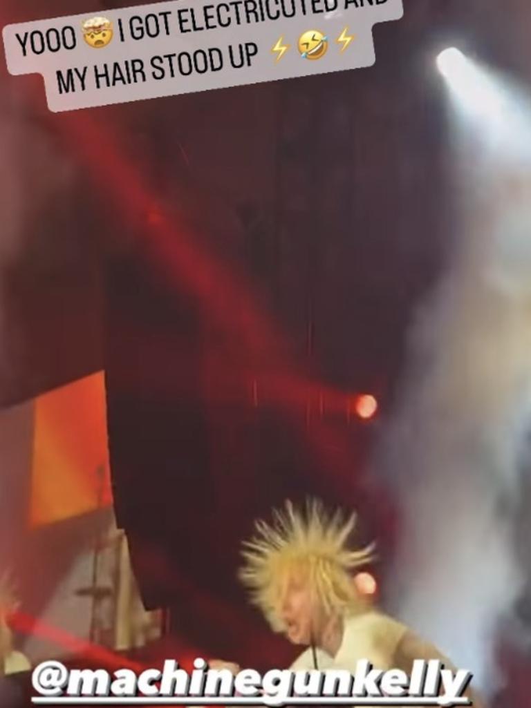 Machine Gun Kelly suffers electric shock during performance | Photos ...