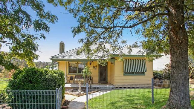 451 Buckland Gap Rd, Beechworth, sold for $525,000 in November, well below the suburb’s surging $787,000 median house price.