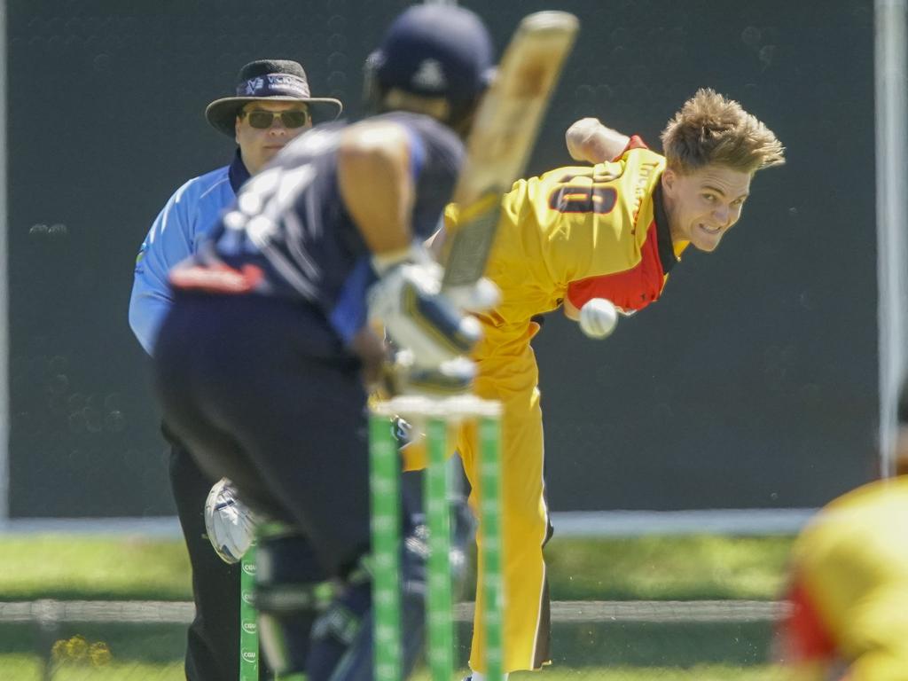 Premier - Henry Thornton in action for St Kilda. Picture: Valeriu Campan