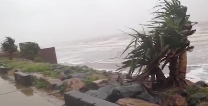 Yeppoon braces as cyclone Marcia reaches landfall | Herald Sun