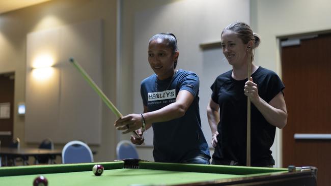 Sydney Thunder teammates Shabnim Ismail and Rachael Haynes playing pool.