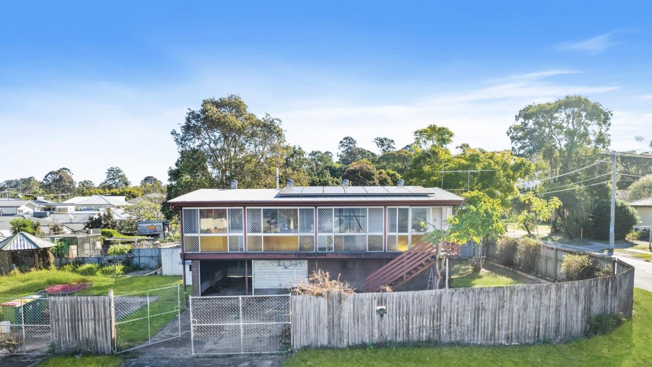 A three-bedroom, one-bathroom home at <a href="https://www.realestate.com.au/sold/property-house-qld-kingston-146130884" target="_self">8 Anthony St, Kingston</a> sold for $570,000 by Ray White AKG's Rebecca Cudderman