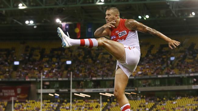 Lance Franklin of the Swans kicks at goal. Picture: Michael Klein.