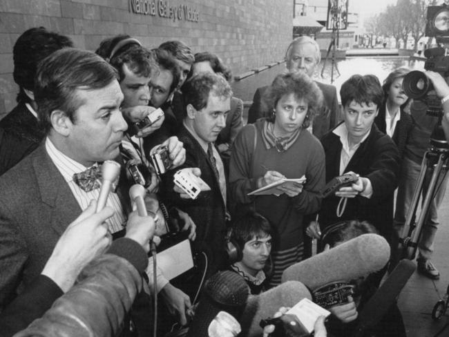 Patrick McCaughey, director of the National Gallery in Victoria, addressing the media after the theft of the Weeping Woman in 1986. Picture: HWT Library.