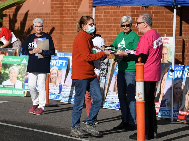 ADELAIDE, AUSTRALIA - NewsWire Photos MAY 16, 2022:  Voters and volunteers at an early polling booth in Daw Park in the electorate of Boothby. Picture: NCA NewsWire / Naomi Jellicoe