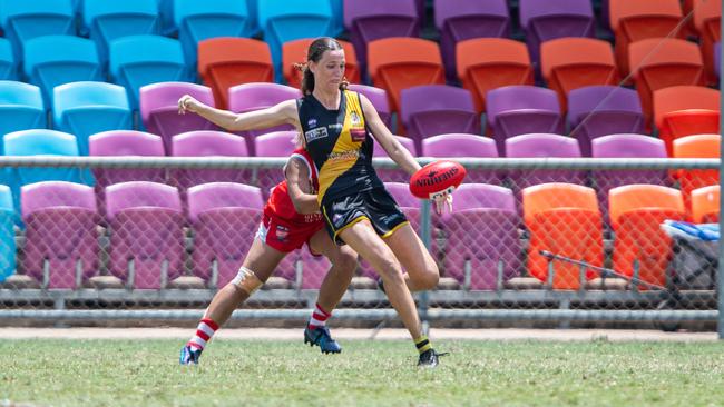 Cassie McWilliam in the Nightcliff vs Waratah 2023-24 NTFL women's knockout semifinal. Picture: Pema Tamang Pakhrin