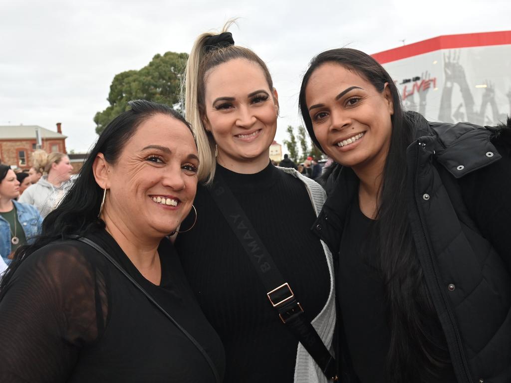 Fans outside the Snoop Dogg Concert at the Adelaide Entertainment centre. Picture: Keryn Stevens